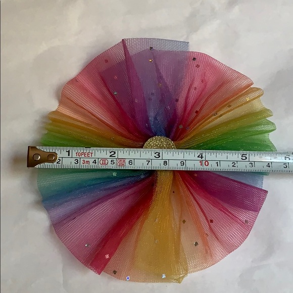 Rainbow 🌈 colors girl’s round hair clip used - Picture 16 of 16